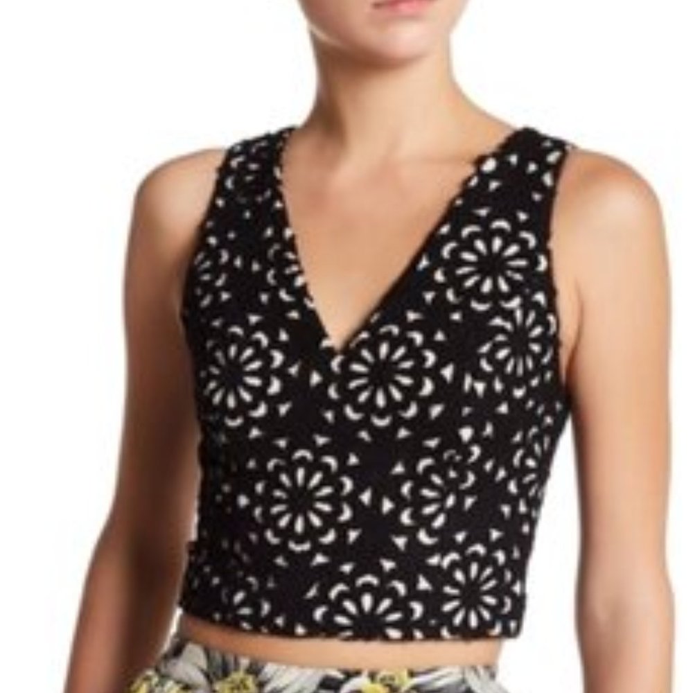 Alice and Olivia Crop
